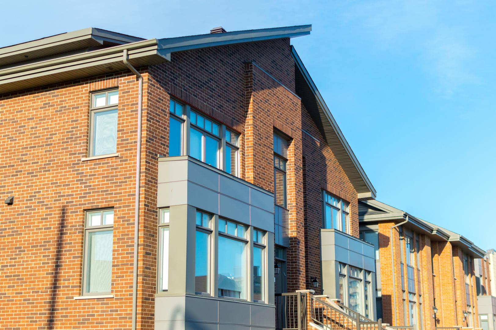 Brique et pierre décorative Saint-Colomban